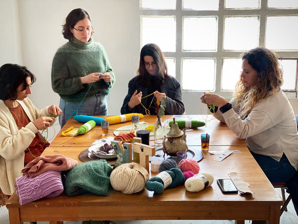 Bono Escuela Taller Knitting